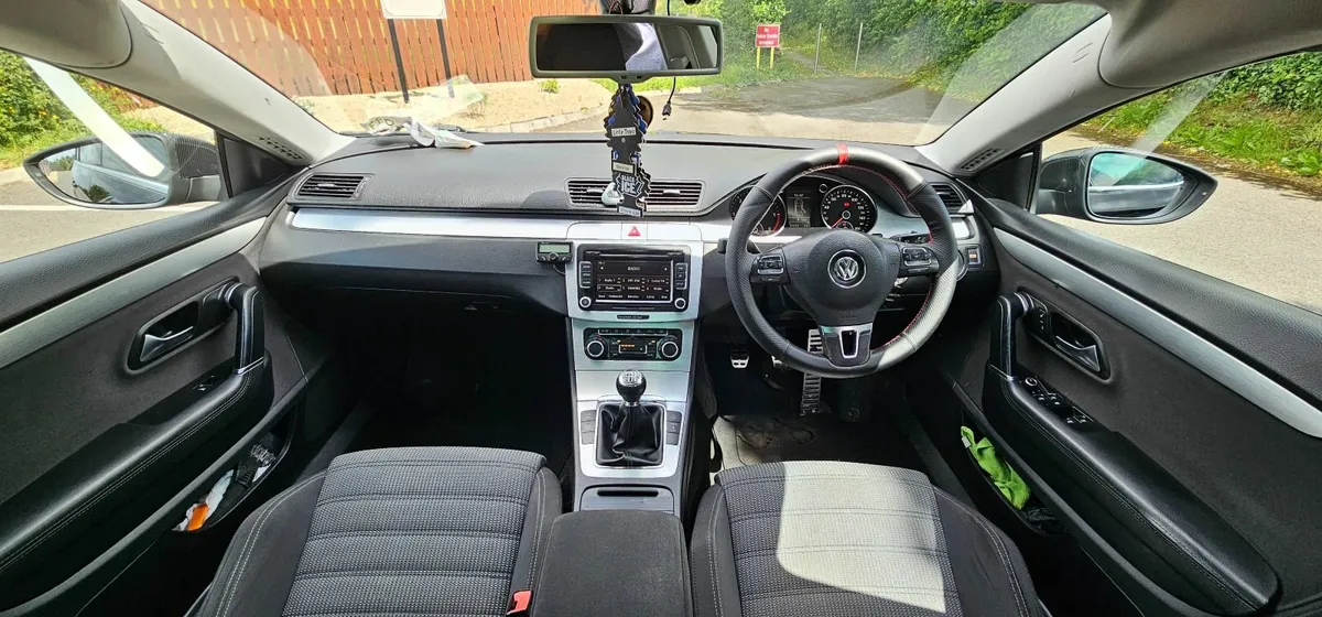 Volkswagen Passat CC 2009 - Image 2