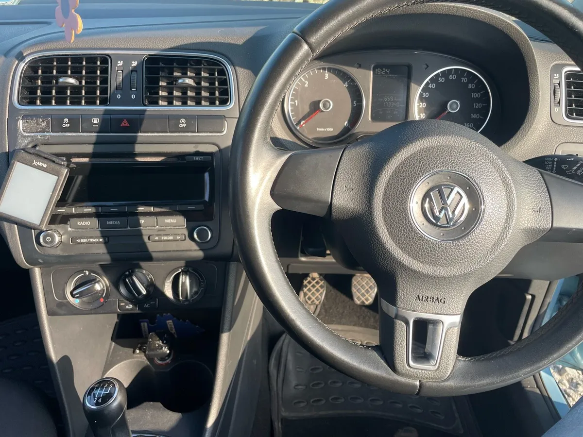 Volkswagen polo - Image 3