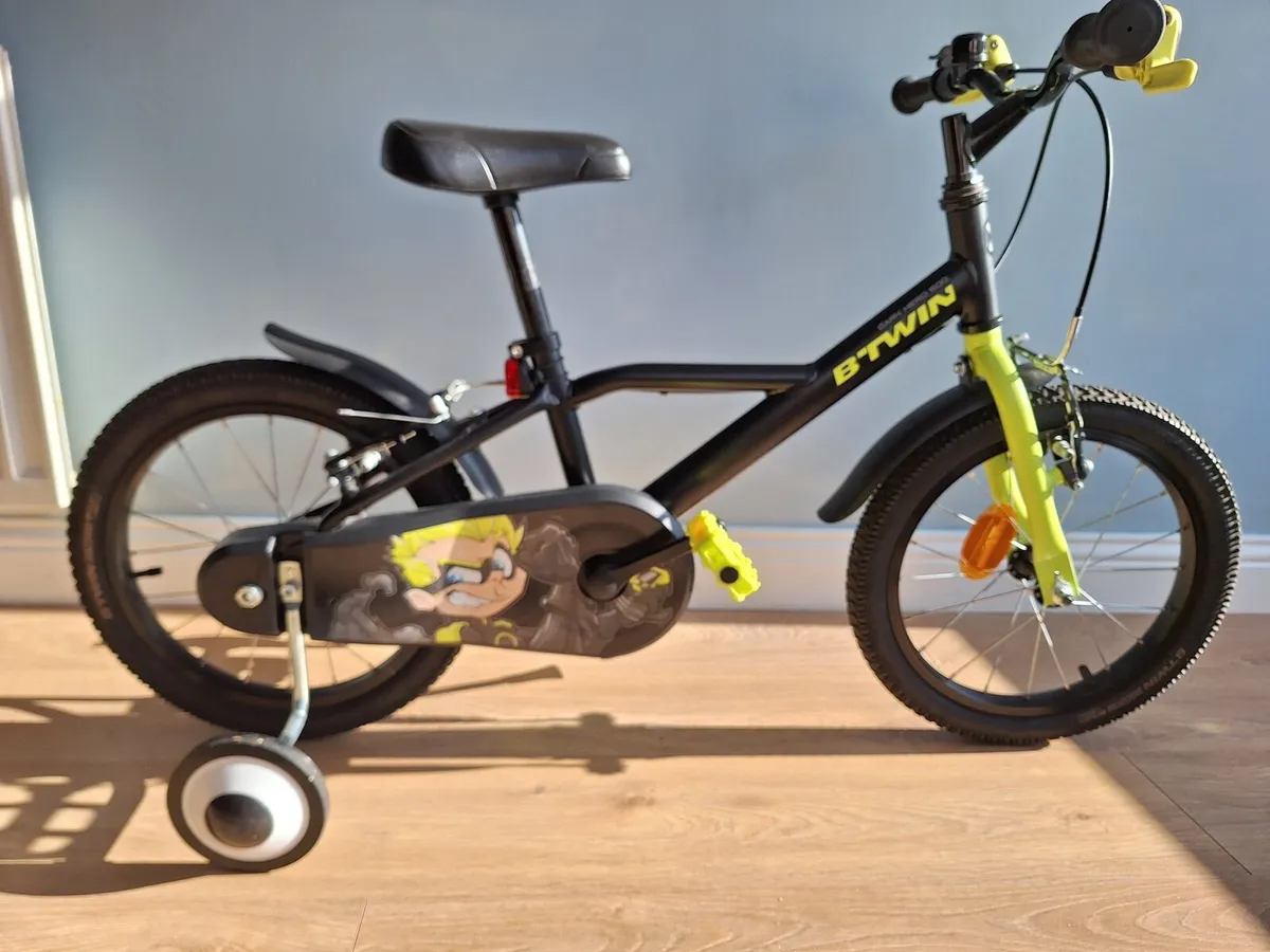 Child bike in as new condition - Image 1