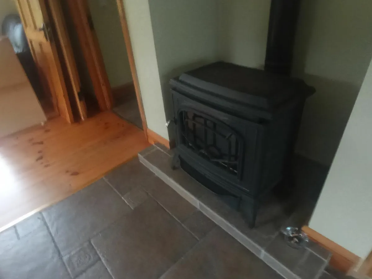 Oil stove - Image 1