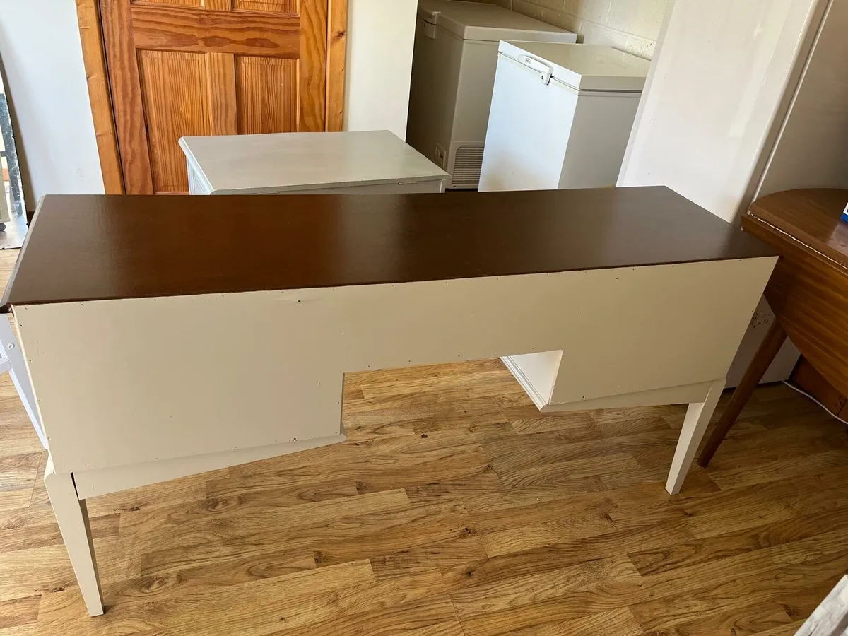 Dressing table with vanity mirror and chair - Image 4
