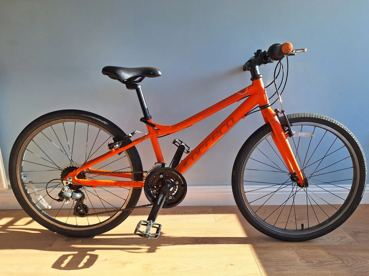 Young child hybrid hybrid bike - Image 1