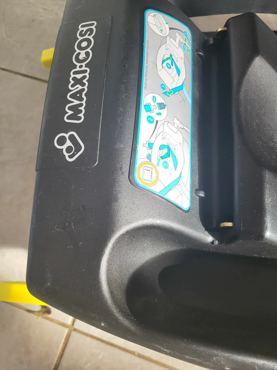 Isofix base for Maxi cosi car seat - Image 1