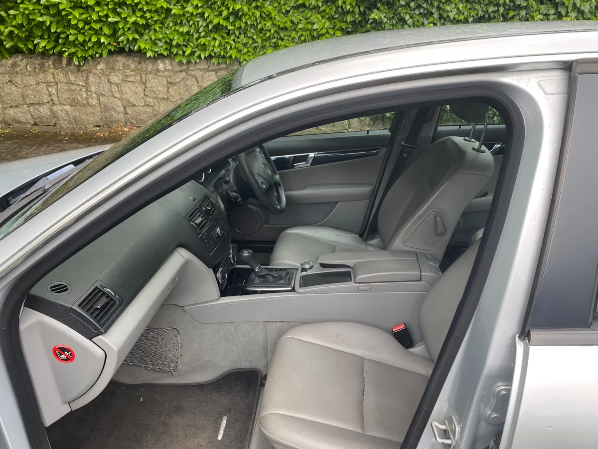 Mercedes-Benz C180 - 0872539445 - Image 4
