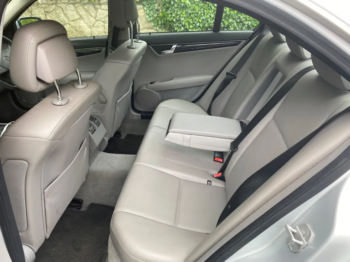 Mercedes-Benz C180 - 0872539445 - Image 3