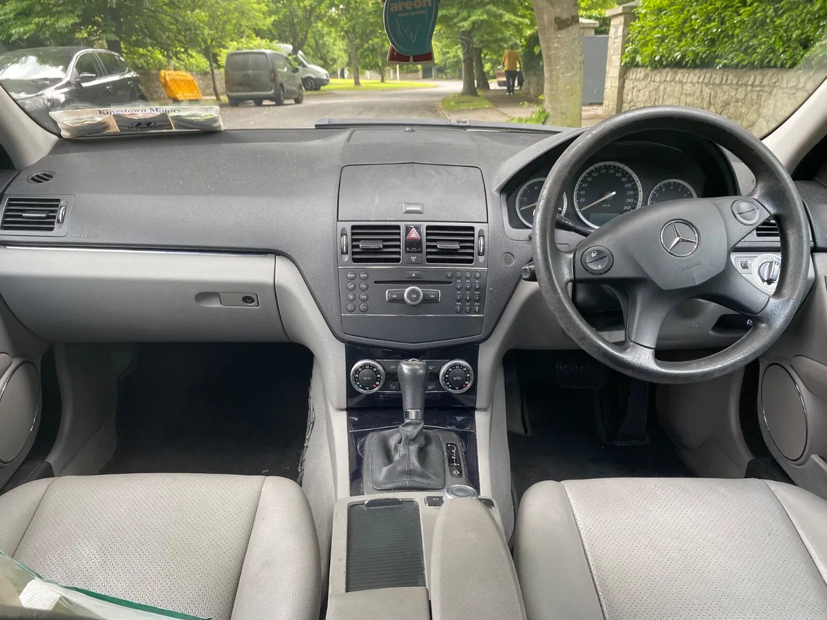 Mercedes-Benz C180 - 0872539445 - Image 2