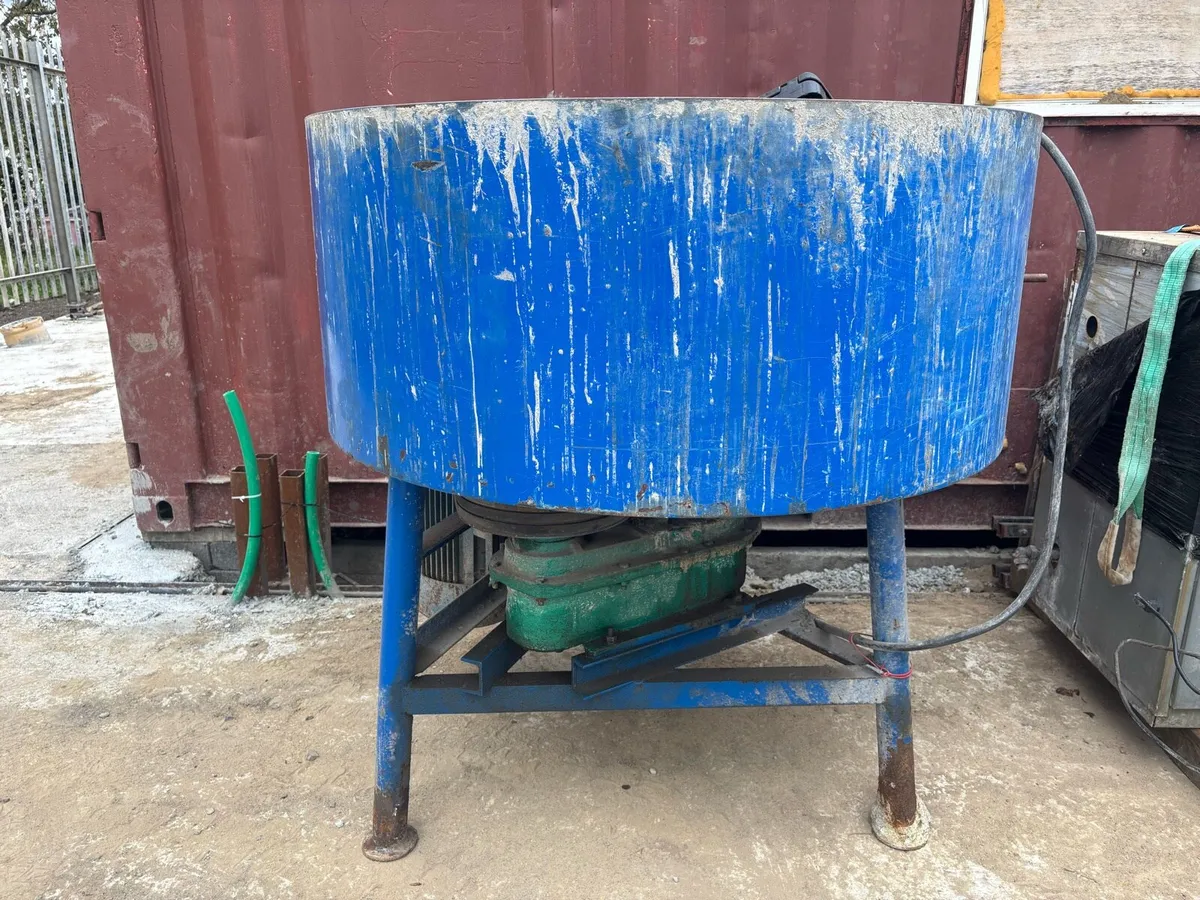 Pan mixer 0.8 cubic meter - Image 1