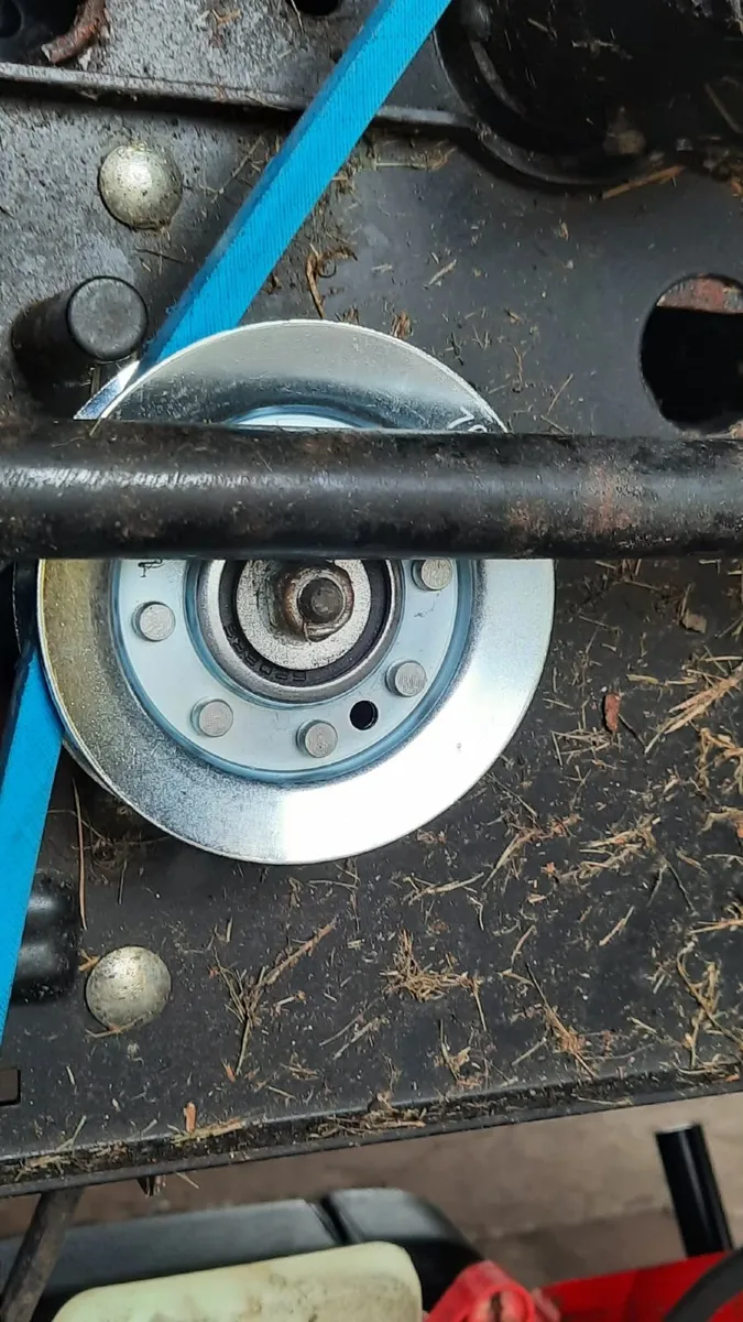 Tractor Lawnmower - Image 2