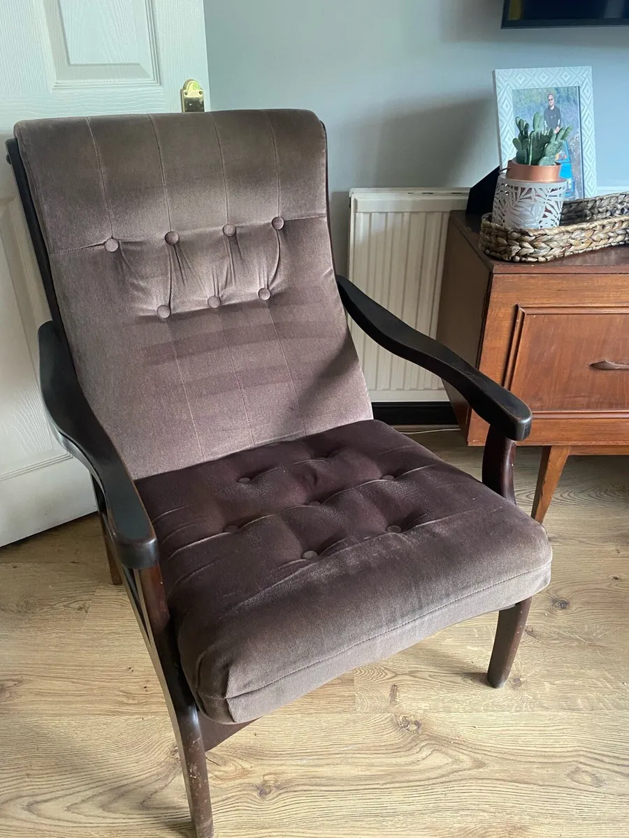 Fireside armchair - Image 2