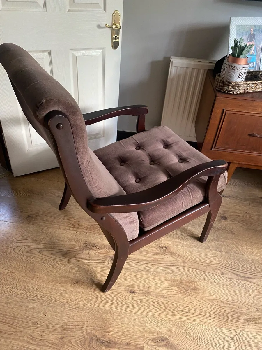 Fireside armchair - Image 3