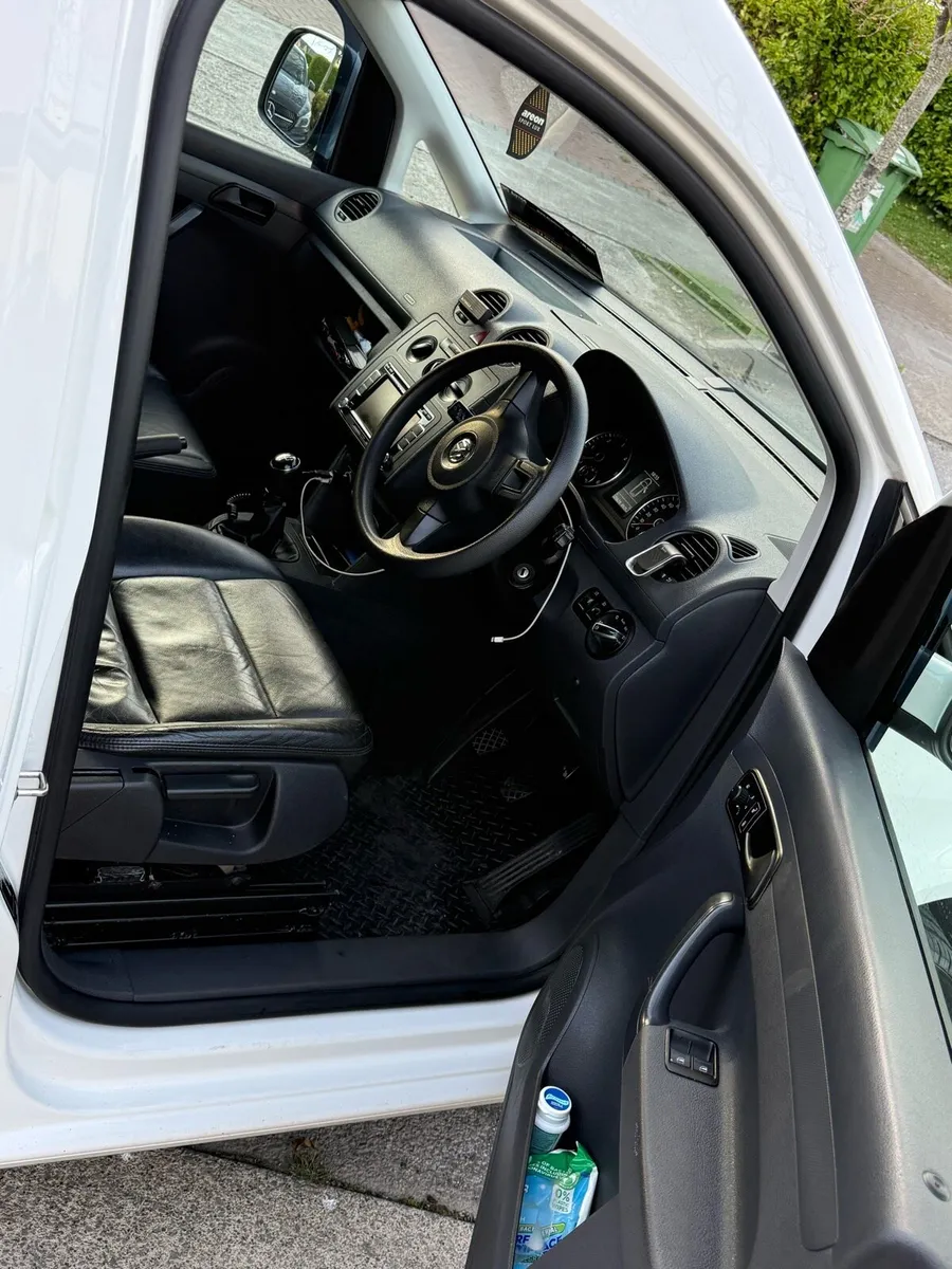 Volkswagen caddy - Image 3