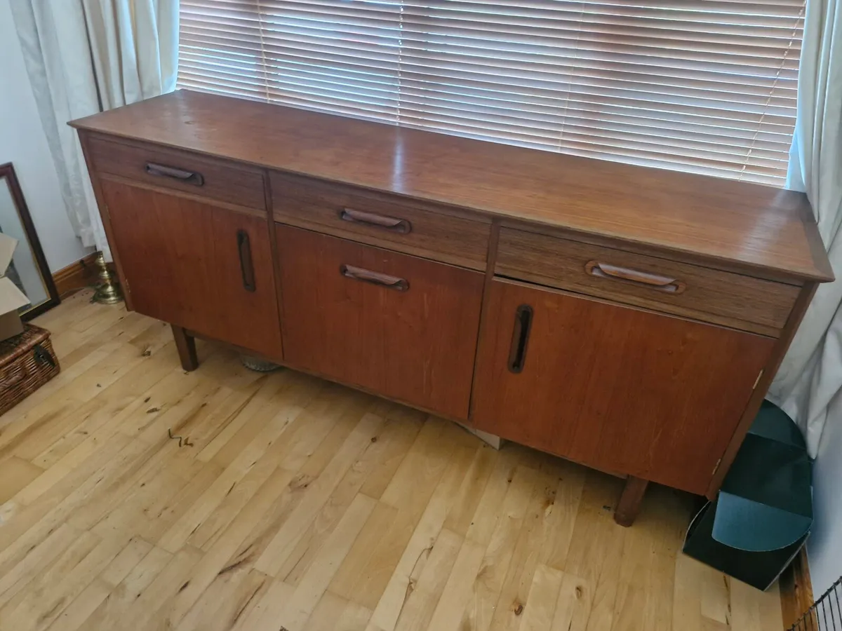 Side Board