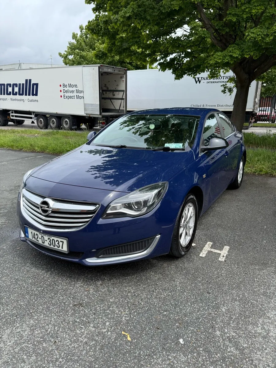 Opel Insignia - Image 1
