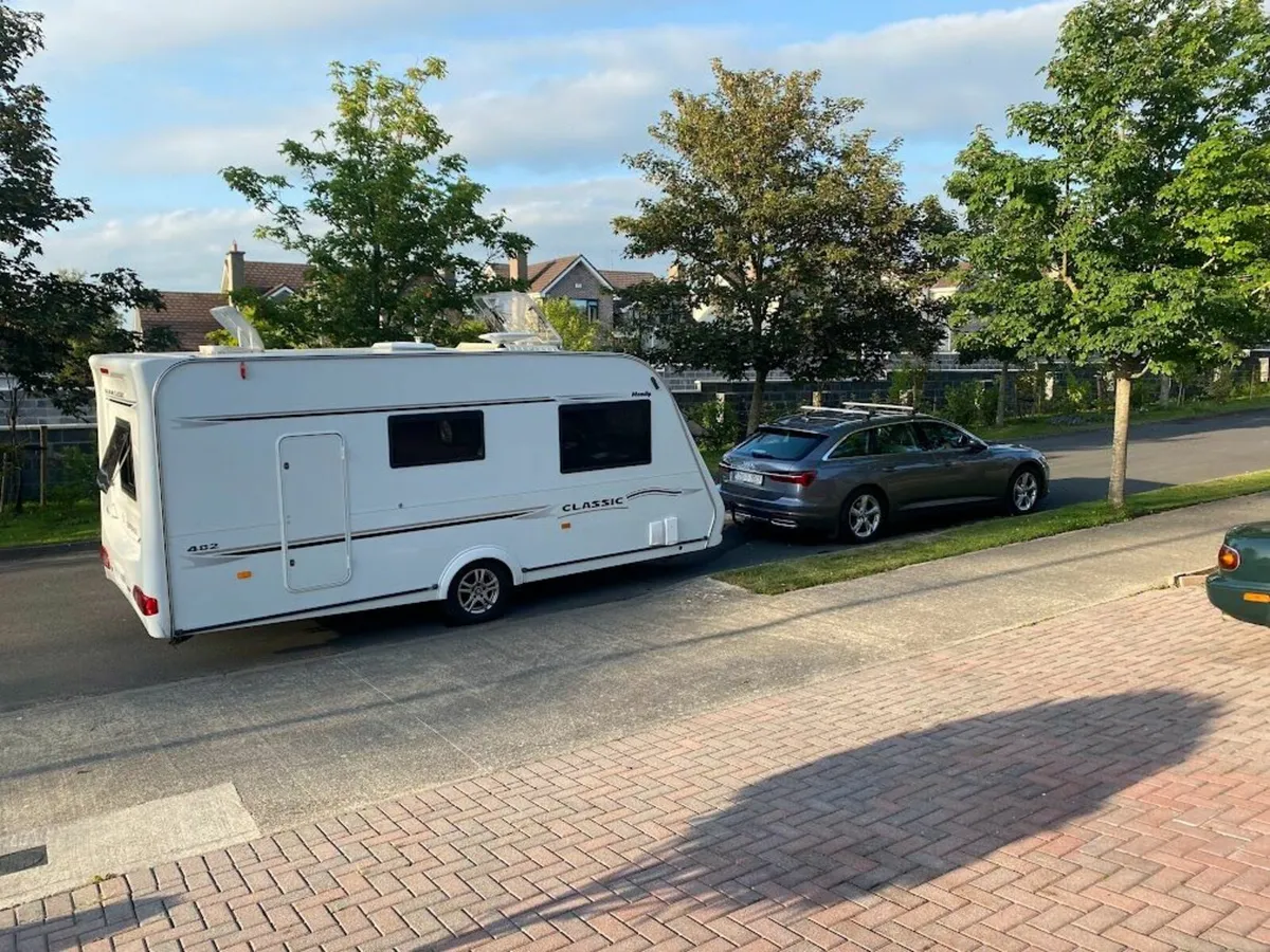 Compass Magnum Classic 482 Caravan with Motormover - Image 3