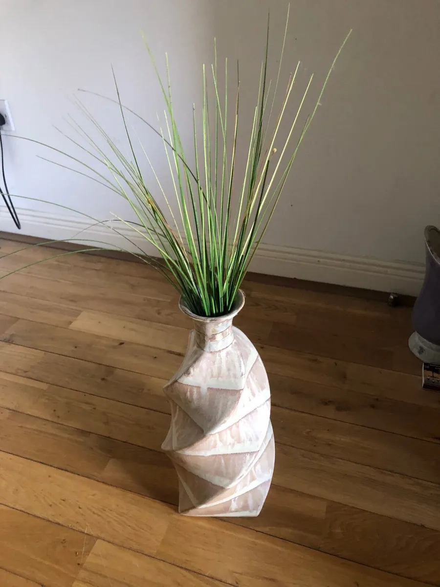Unusual ceramic vase - Image 1
