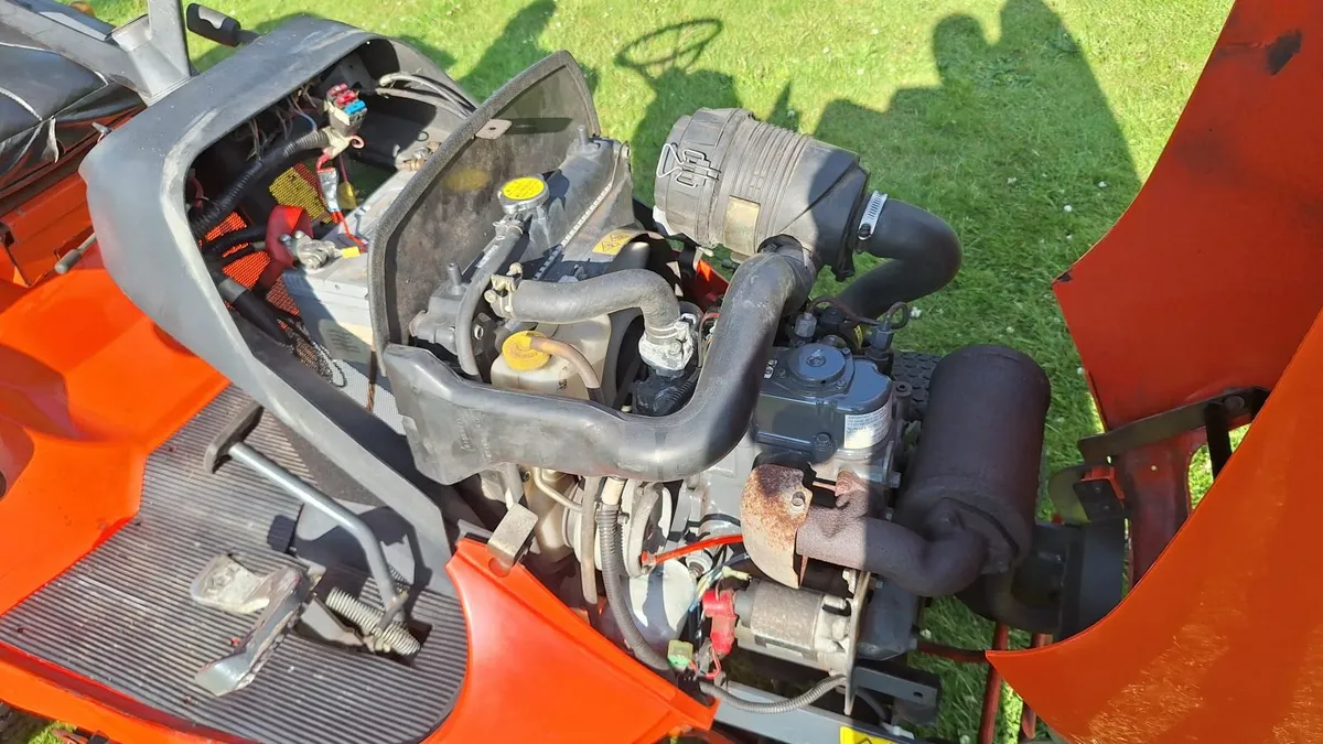 Kubota GR1600 ride on mower - Image 2