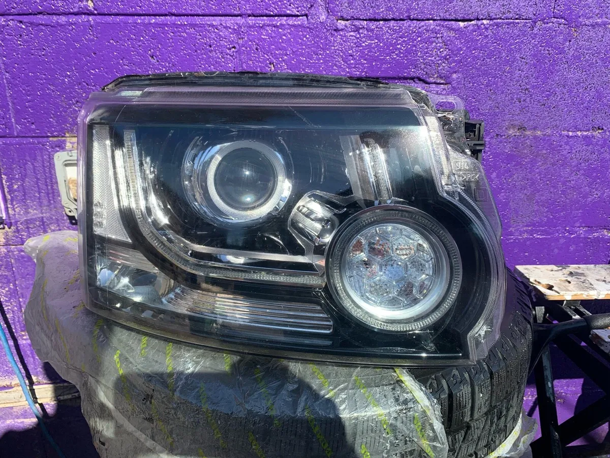 Land Rover L319 14MY Headlamp-HID- RHD RHS - Image 1
