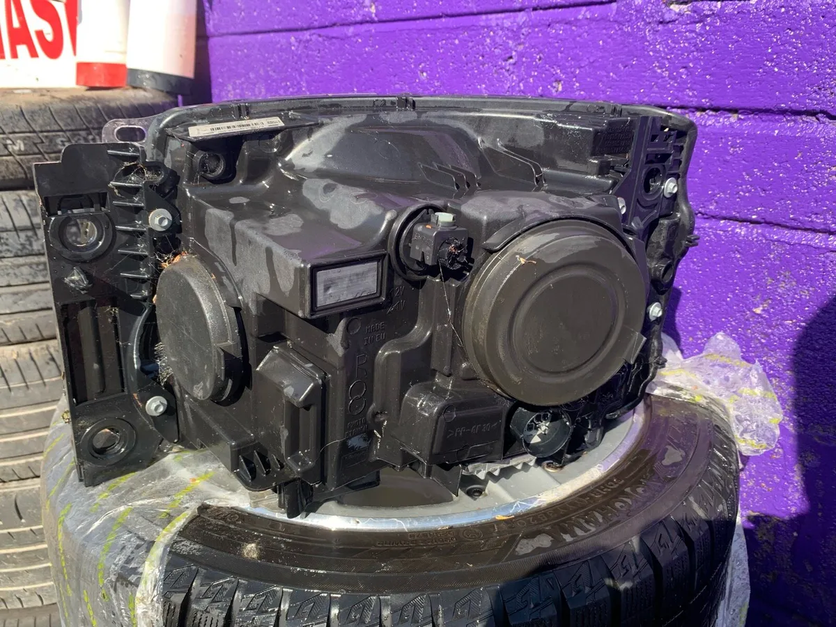 Land Rover L319 14MY Headlamp-HID- RHD RHS - Image 3