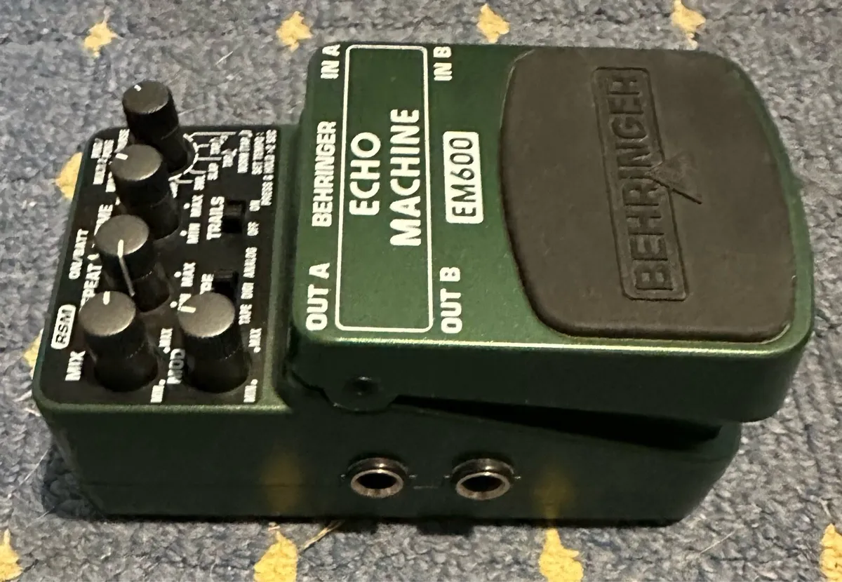 Behringer EM600 Echo Machine - Image 4