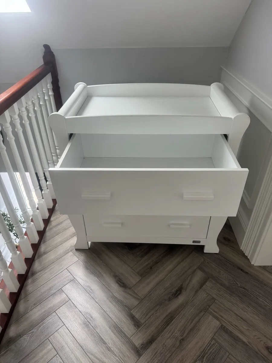 Mamas and papas cotbed with dresser changer - Image 3