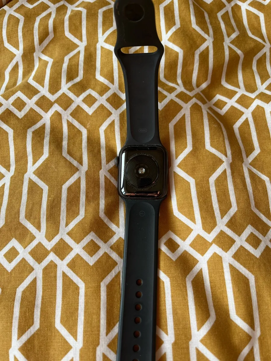 Apple watch SE - Image 2