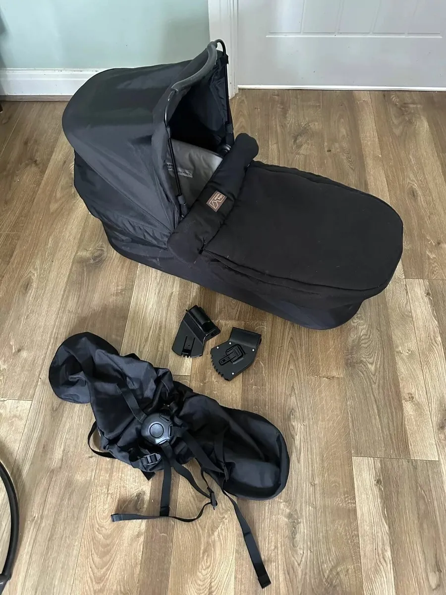 ONE Carrycot plus AND hammock parent facing seat - Image 2