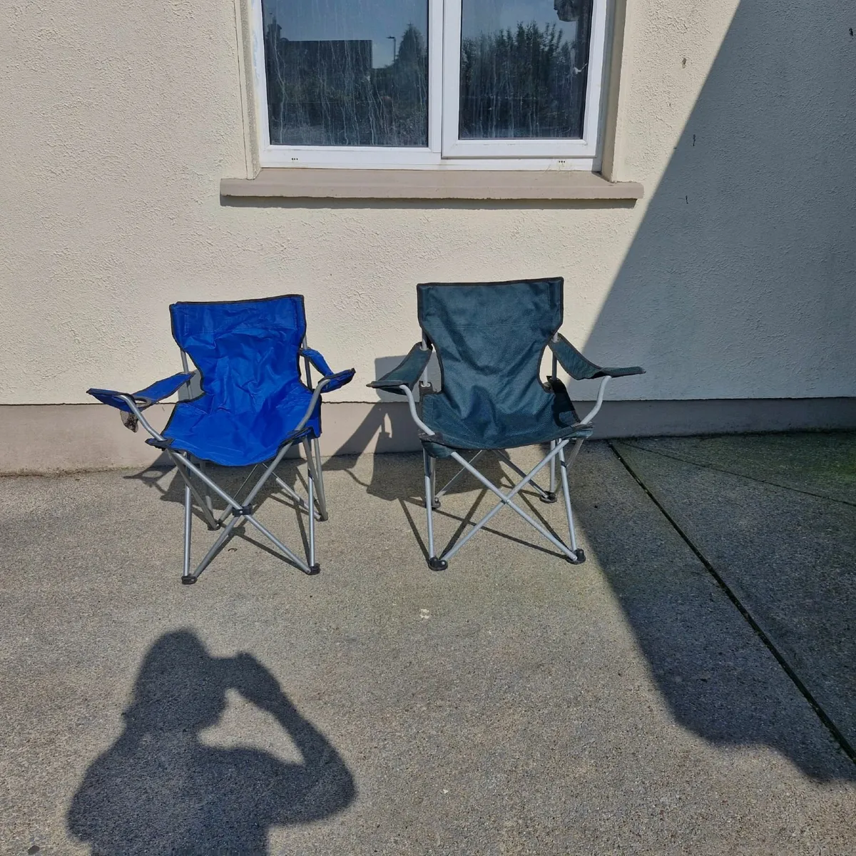 3 person tent  & 5 camping chairs - Image 2