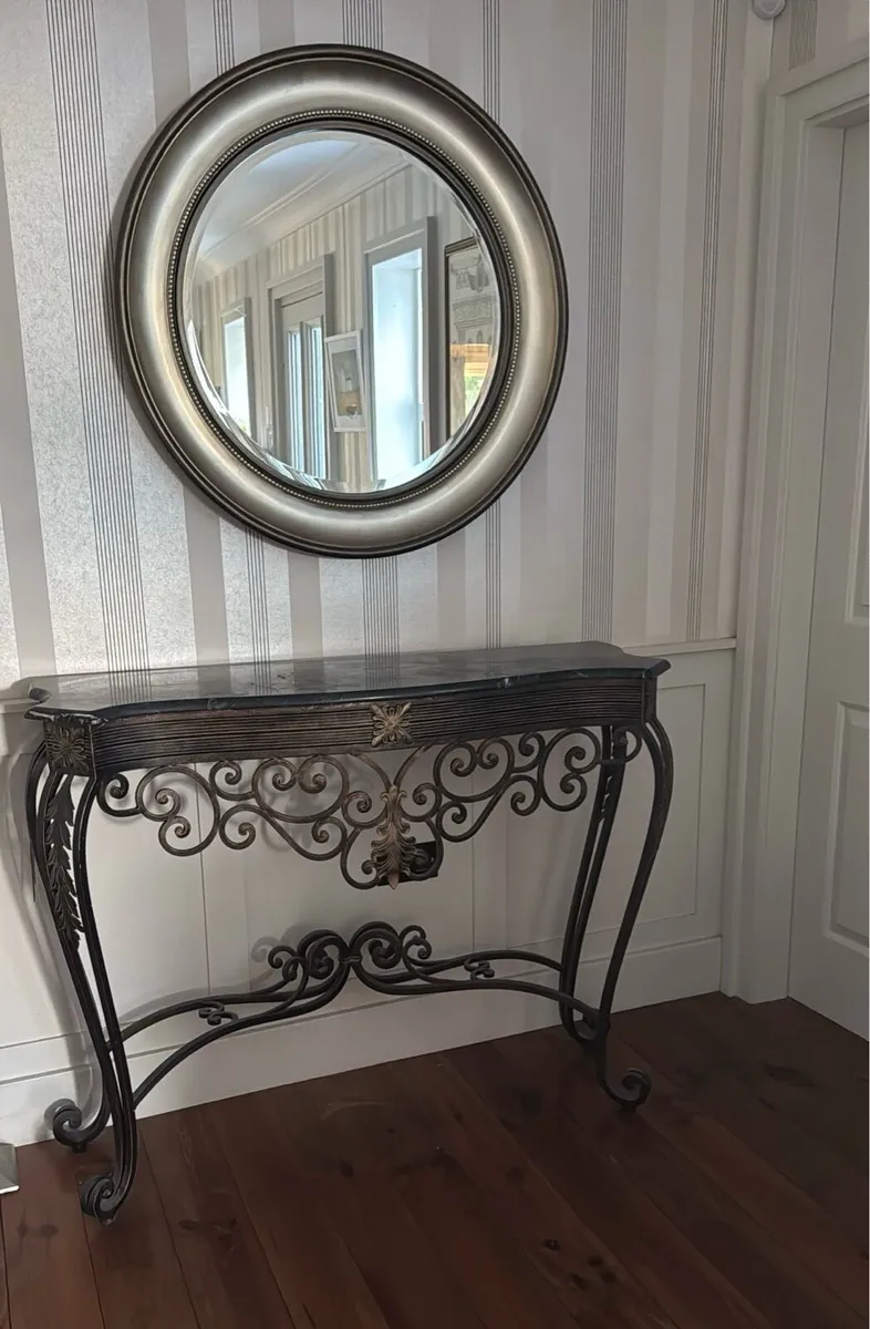 Console table - Image 1