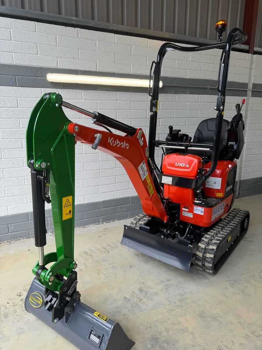Micro diggers and track dumper hire - Image 2
