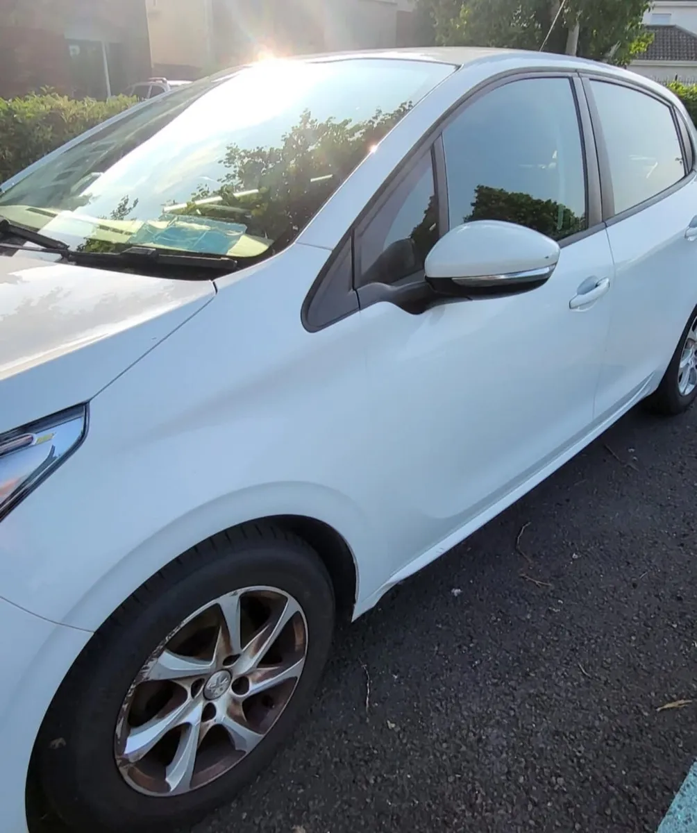 Peugeot 208 2017 - Image 2