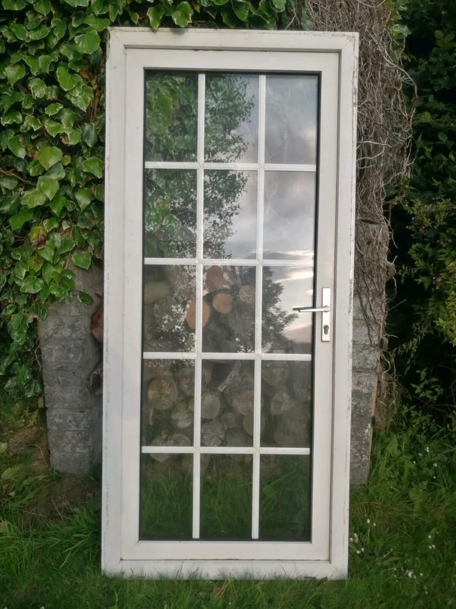 Door... - Image 1
