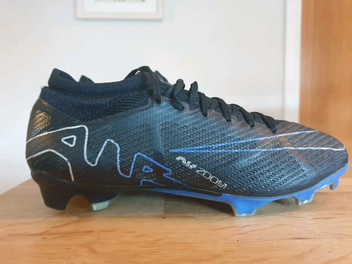 Football boots - Image 1