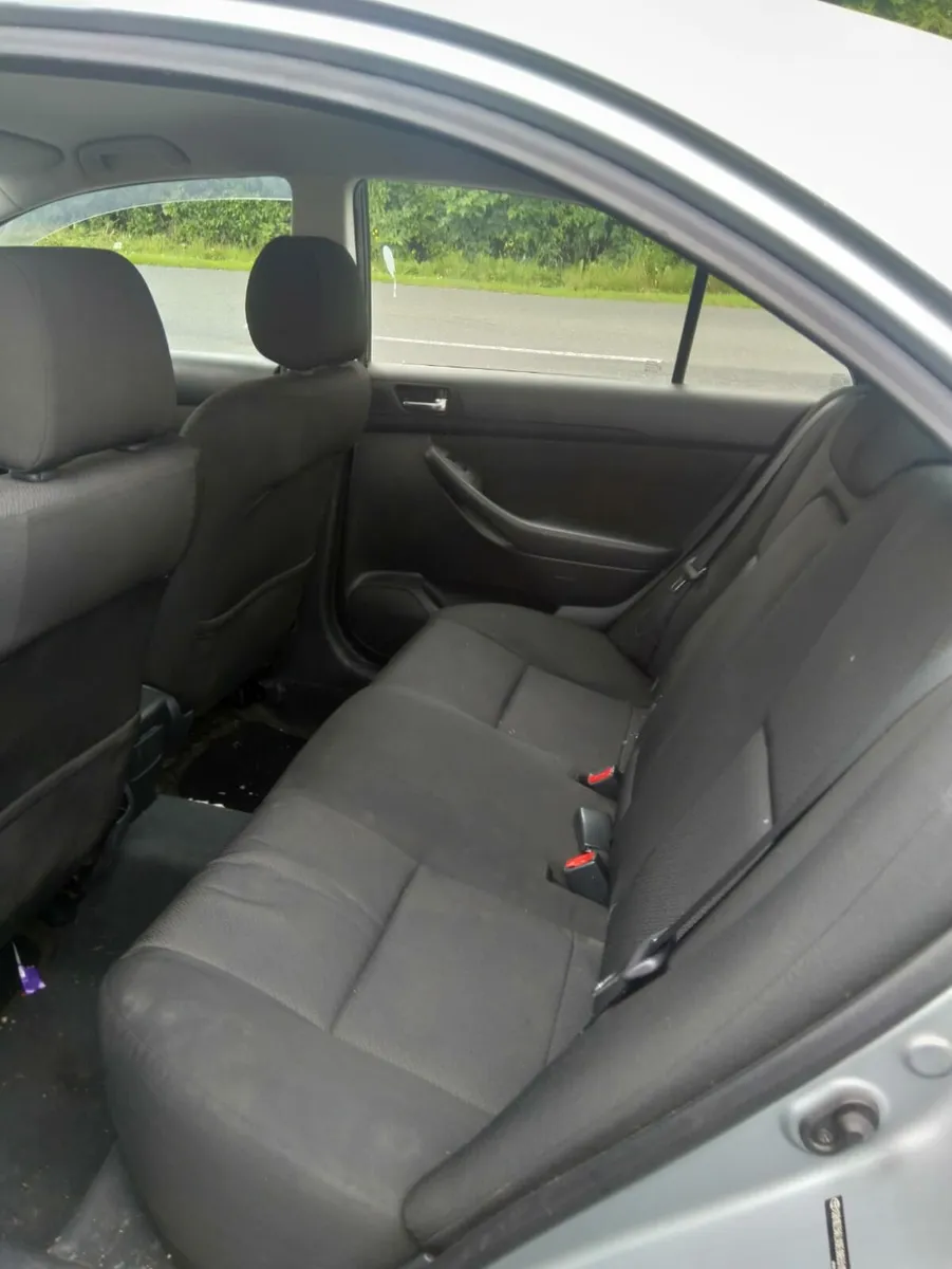 Toyota avensis - Image 3