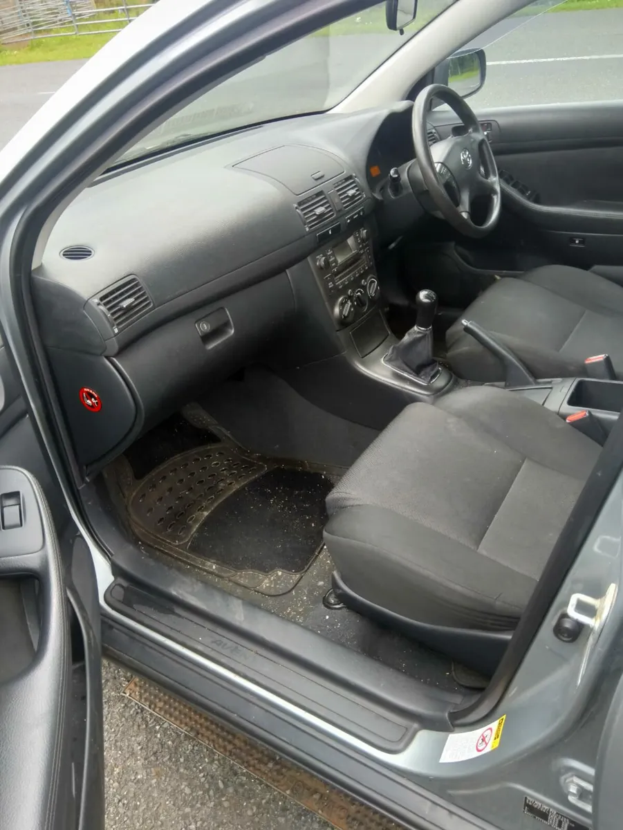 Toyota avensis - Image 4