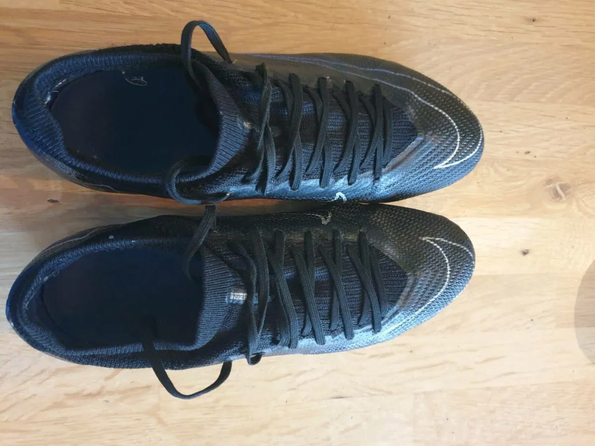 Football boots - Image 2
