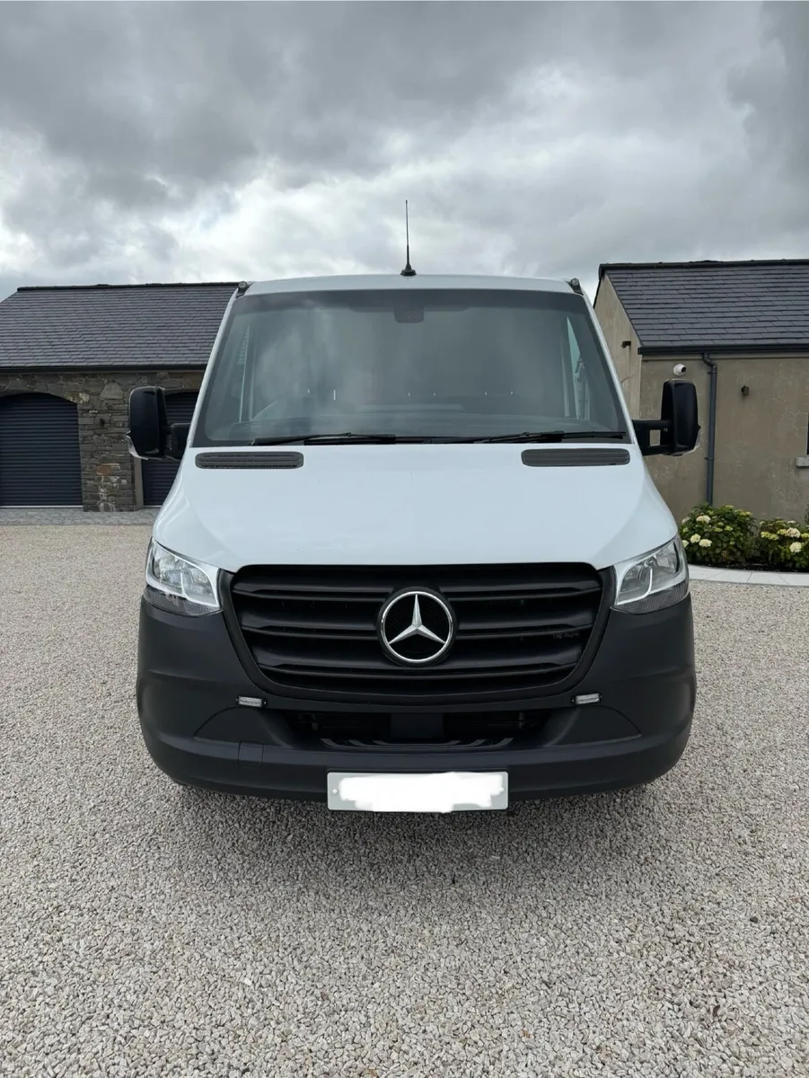 2023 Mercedes Sprinter Tipper Crew Cab - Image 2