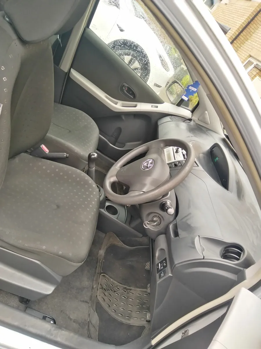 Toyota Yaris 2007 - Image 3