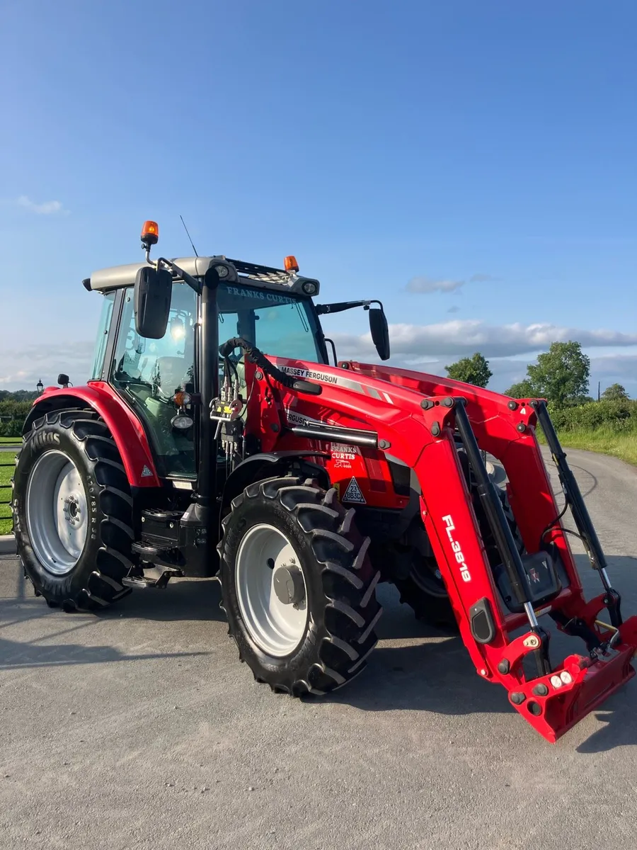 Massey Ferguson 5712S - Image 1