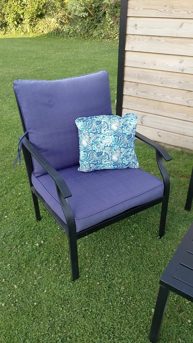 Patio furniture - Image 4