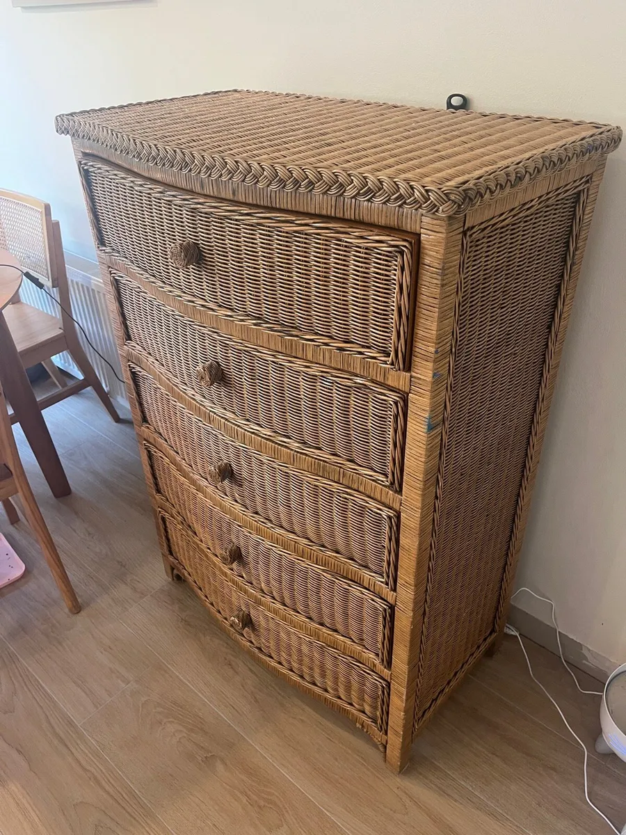 Wicker chest of drawers - Image 2