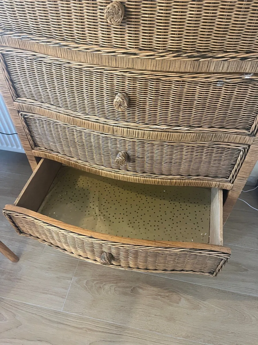 Wicker chest of drawers - Image 3