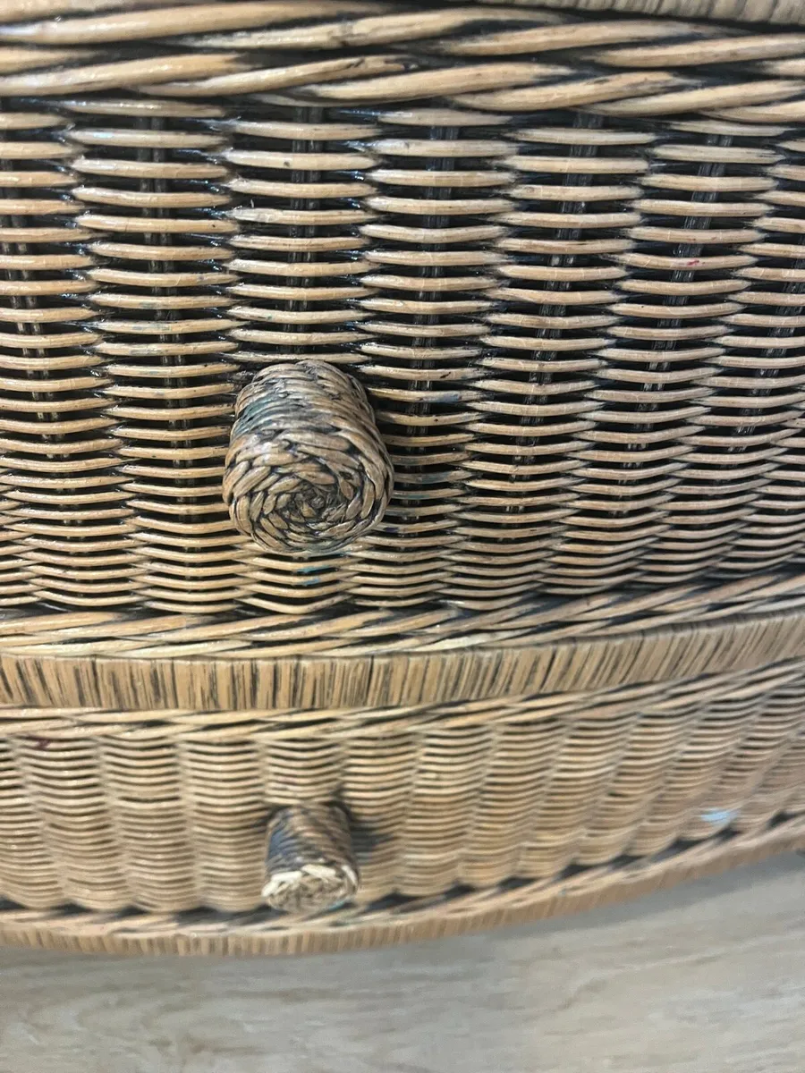 Wicker chest of drawers - Image 4