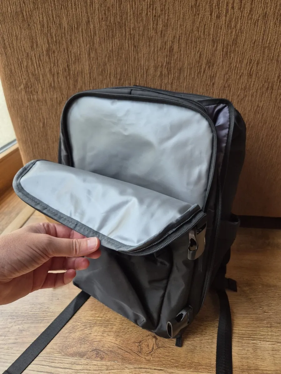 Ryanair Backpack - Image 2