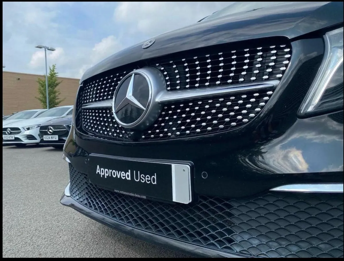 Mercedes-Benz V-Class 2024 - Image 3