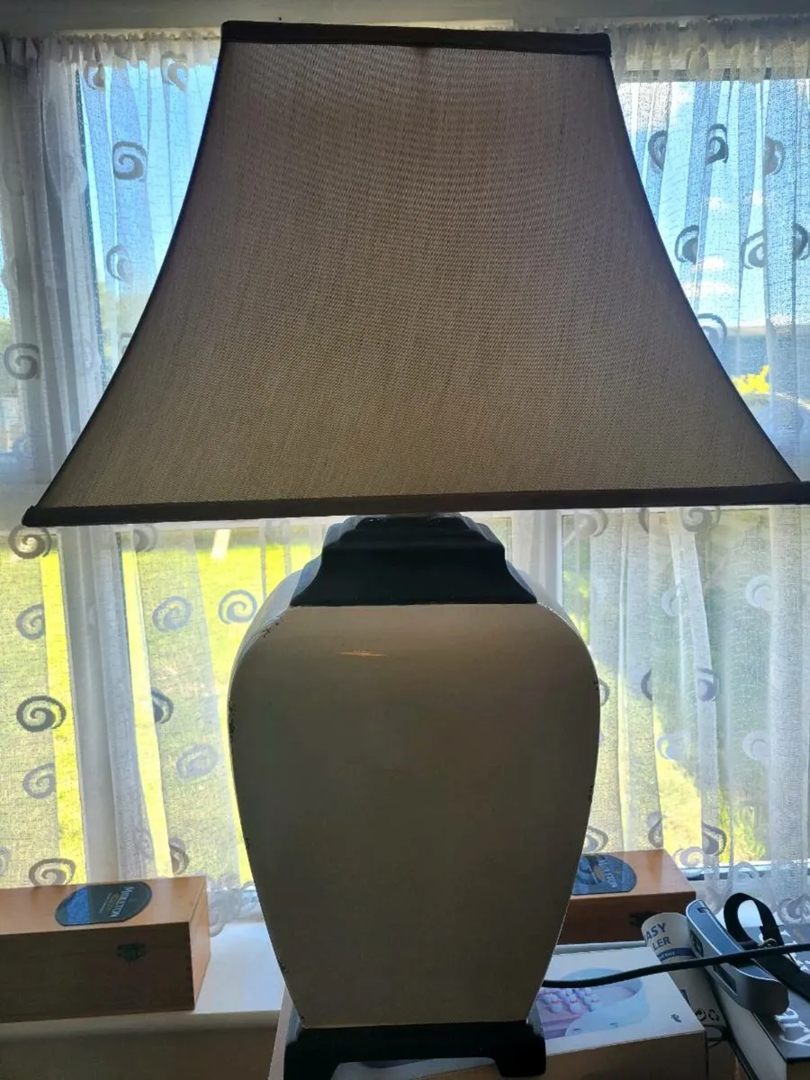 Original sitting room lamp - Image 1