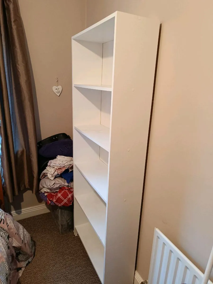 White bookshelf - Image 3