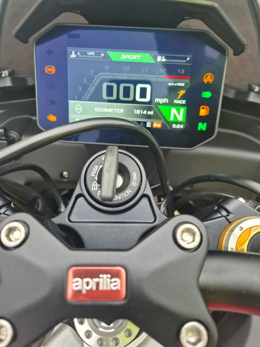 Aprilia tuono v4 - Image 3