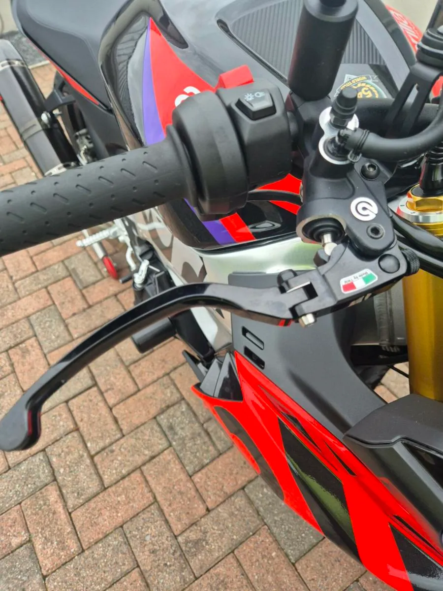 Aprilia tuono v4 - Image 4