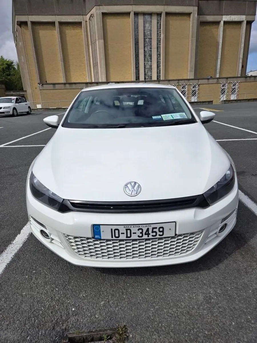 2010 Volkswagen Scirocco - Image 2