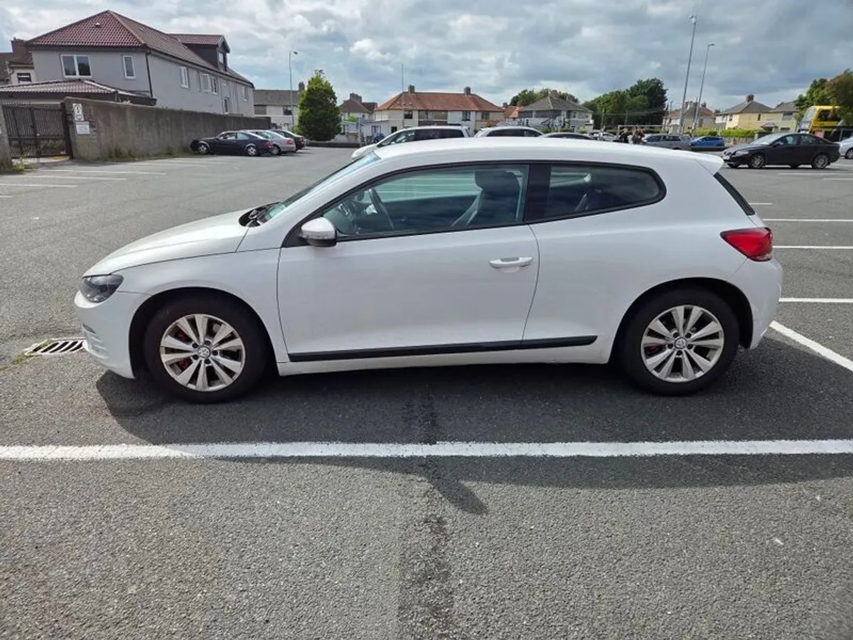 2010 Volkswagen Scirocco - Image 4
